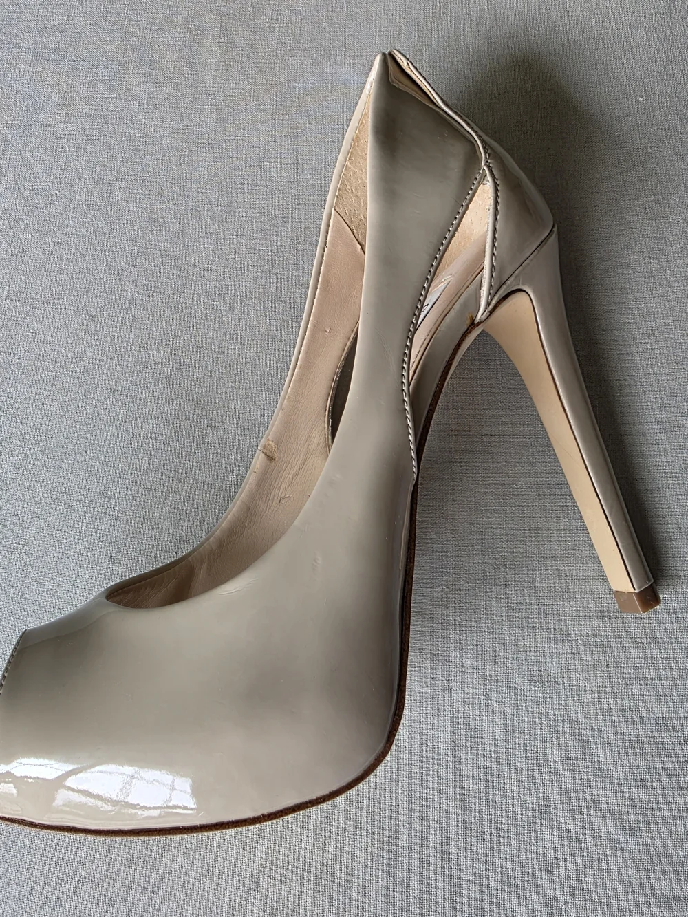 GUESS Harrah Nude Patent Peep Toe D'Orsay Platform Pumps Stiletto Heels 6.5M